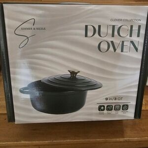 New cast iron Dutch ovengreenDutch oven 9 in (3 quarts)
